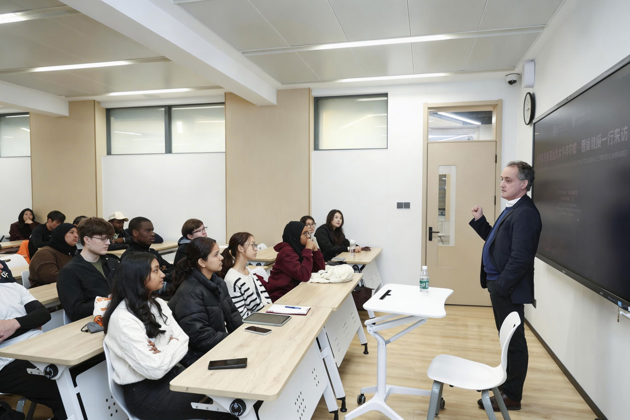 问答现场.jpg 问答现场.jpg