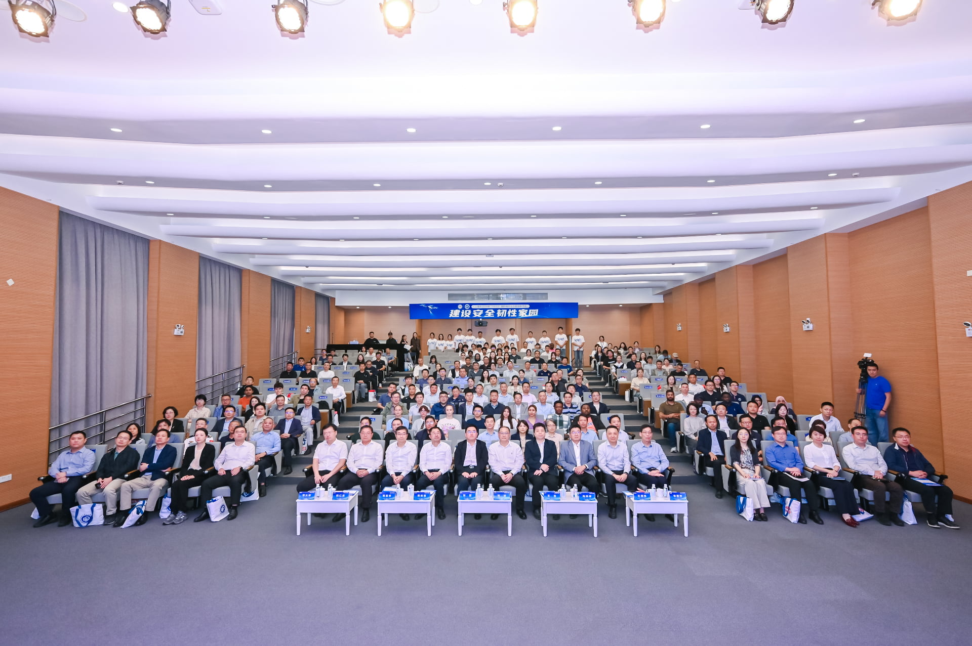 图7.jpg 图7.jpg